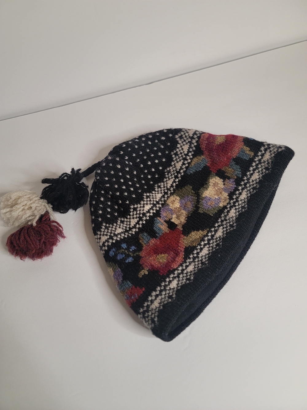 Icelanding Design 100% Wool Floral Beanie